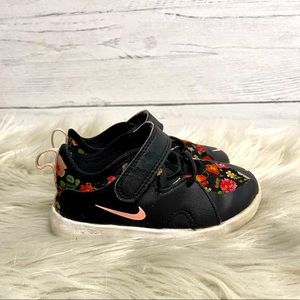 Girl’s Nike Flex Toddler Shoe Size 8